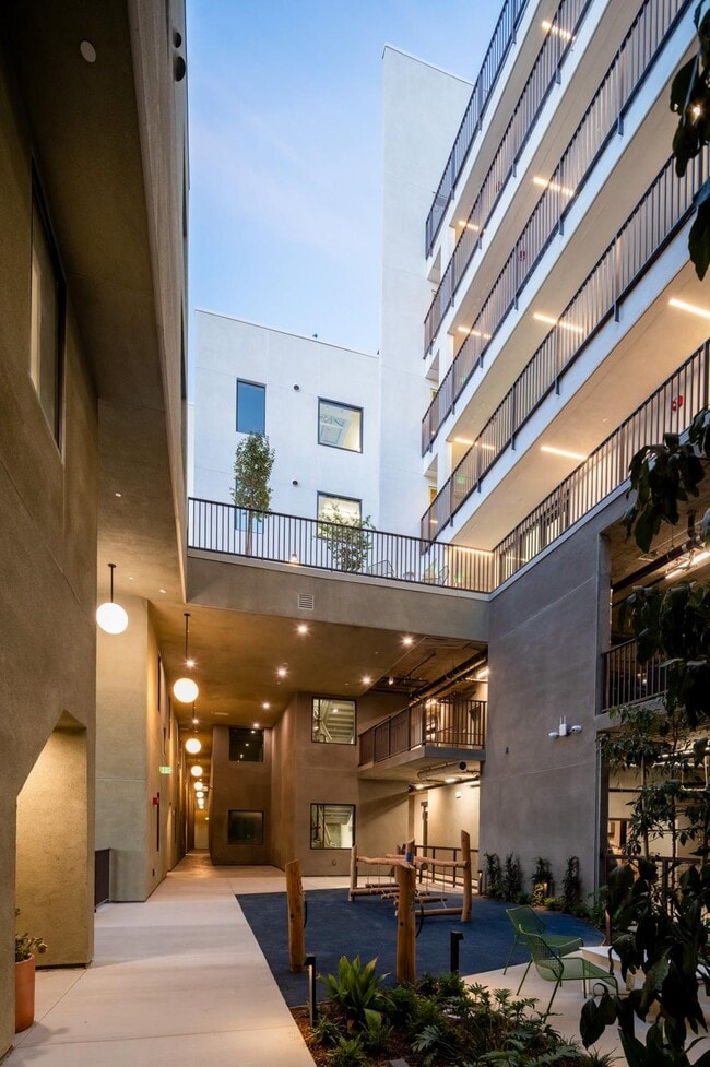 Photo - Woodlake Apartments