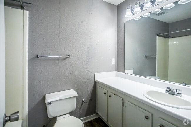 2 BR, 2 BA - 1030SF - Trace Ridge