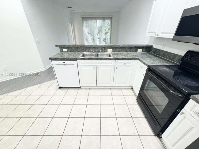 Building Photo - 1953 Freeport Dr Unit 1953