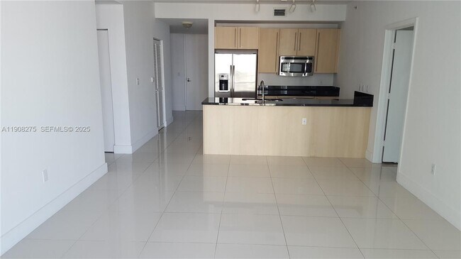 Photo - 79 SW 12th St Unit 1910-S