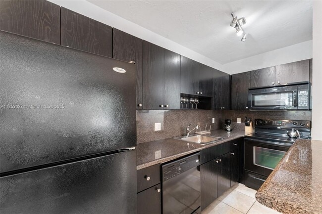 Photo - 1777 Venice Ln Unidad 136