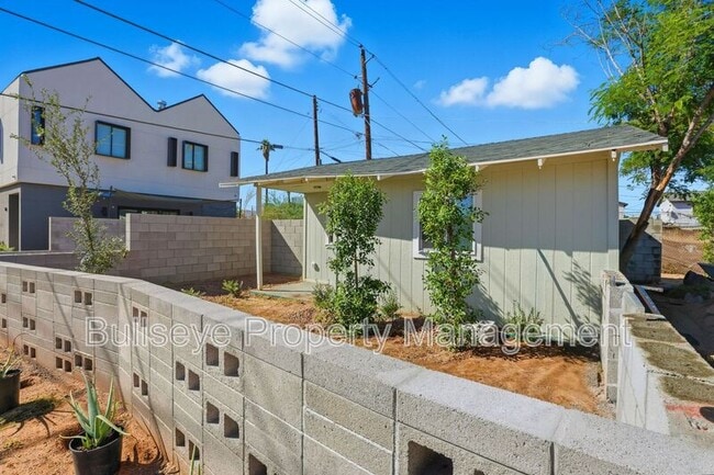 Photo - 830 N 10th St