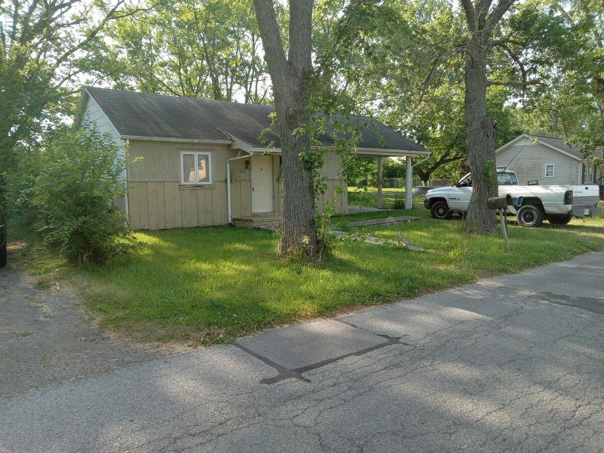 Photo - 1910 N Macedonia Ave