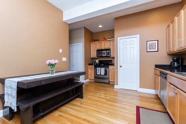 Photo - 224 Salem St Unit 5