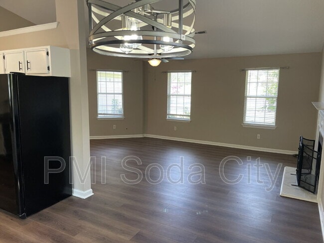 Photo - 103 Walnut Grove Cir