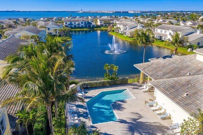 Photo - 601 Mariner Bay Blvd