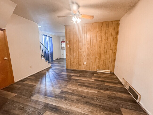 Photo - 2620 Kansas St