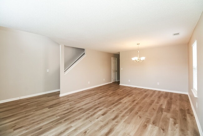 Photo - 1112 St Phillips Ct