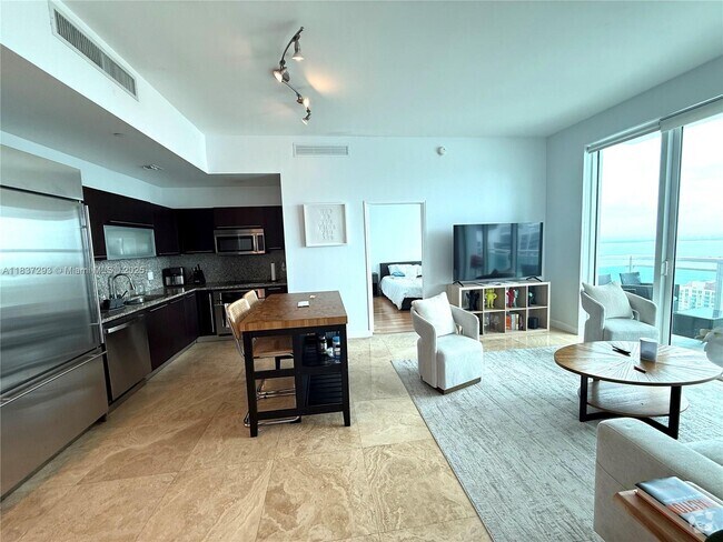 Building Photo - 950 Brickell Bay Dr Unit 5007 Rental