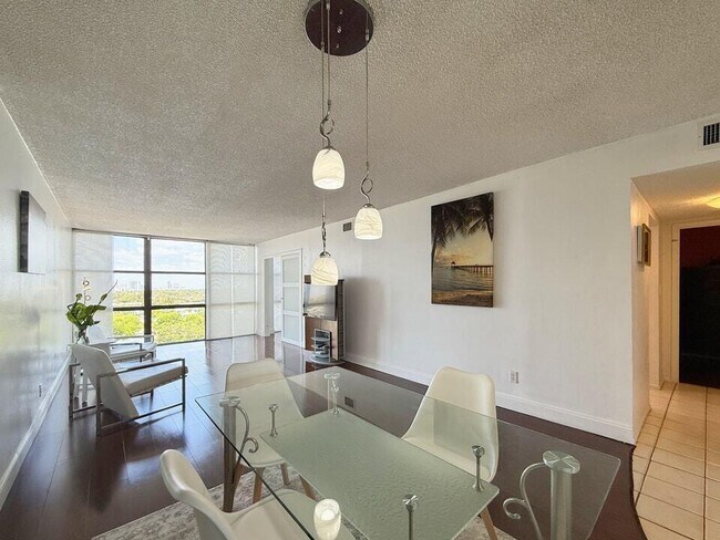 Photo - 800 Parkview Dr Unit 823