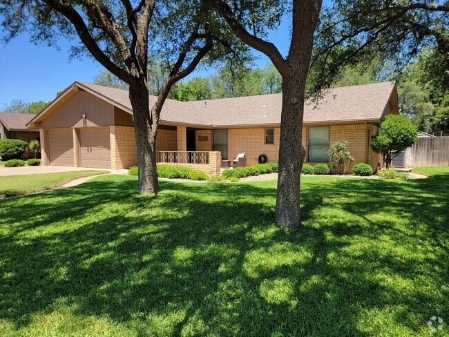 Building Photo - COMING SOON!  Stunning Home in University ...