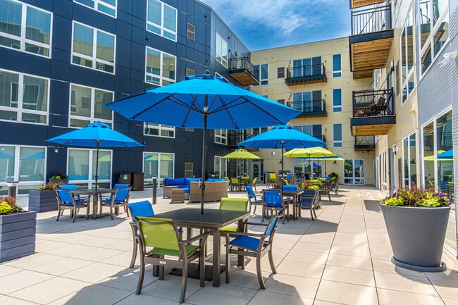 Photo - Solaris On Main