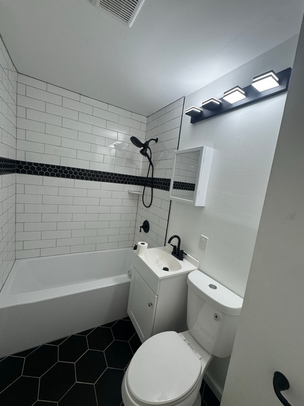 Photo - 214 William St