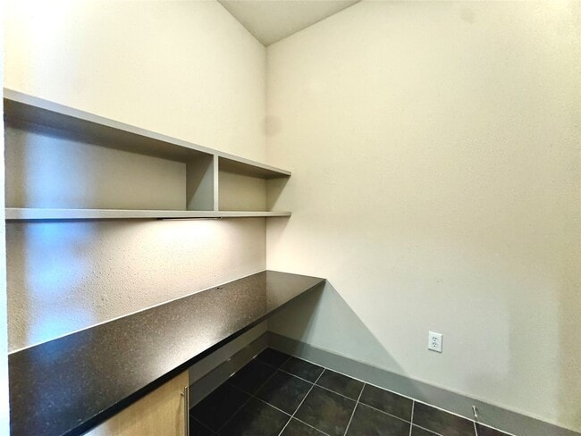 Photo - 3660 Richmond Ave. Unidad 121