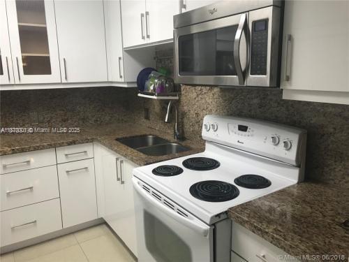Building Photo - 3401 N Country Club Dr Unit 219 Rental