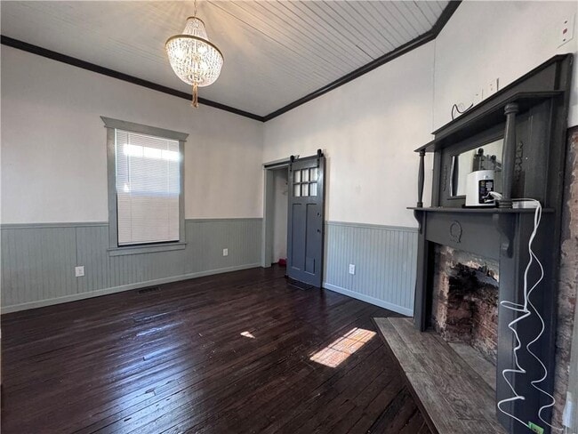 Photo - 749 Cooper St SW