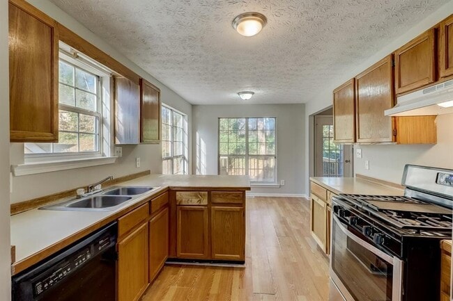 Photo - 715 Durham Ridge Dr NW