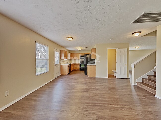 Photo - 1140 Seven Oaks Blvd