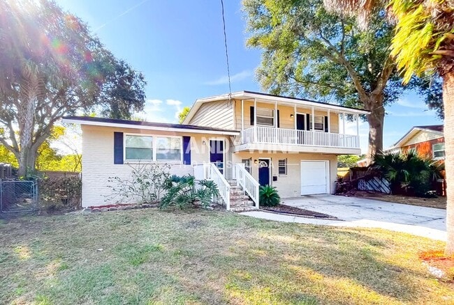 Photo - 930 Jorick Ct W