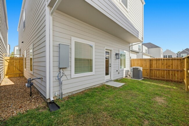 Photo - 412 Stonework Garden Ln