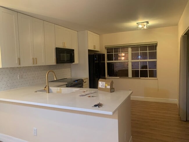 Photo - 1940 Hartford Ct