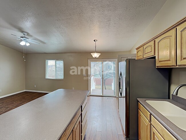 Photo - 120 S 1660 W