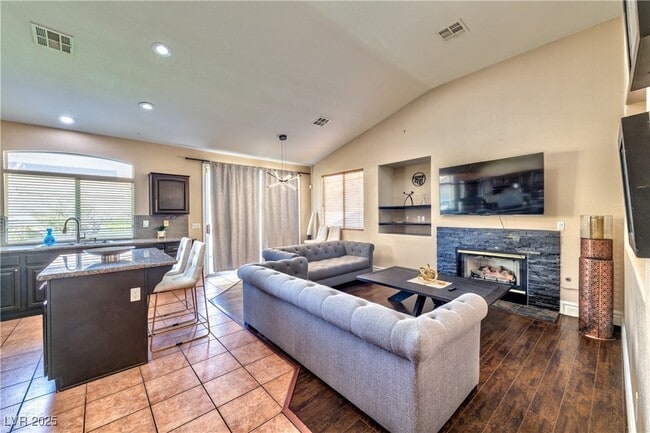 Photo - 8704 Las Posas Ave