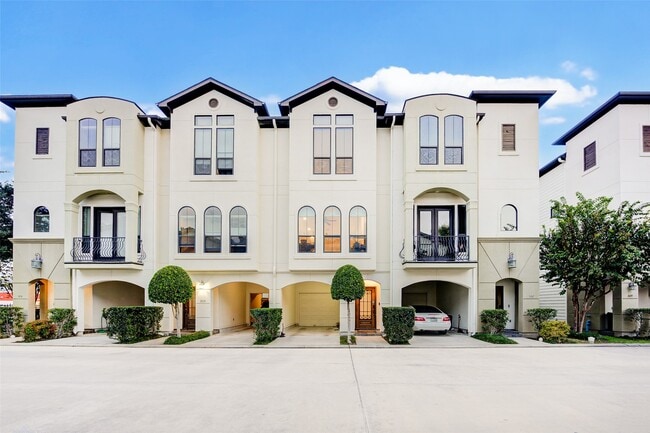 Photo - 3105 Fairdale Oaks E