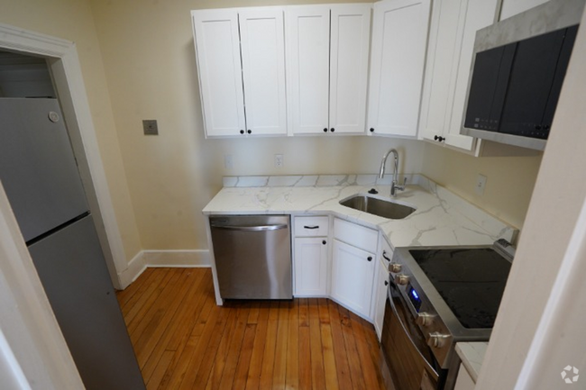 Building Photo - Harvard & Commonwealth 2bd/2ba Rental