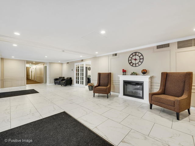 Photo - 2909 N Sheridan Rd Unit 01902