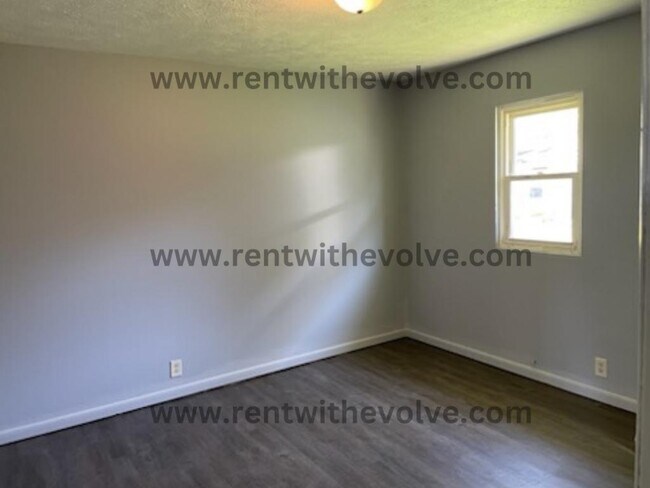 Photo - 225 S Angle St