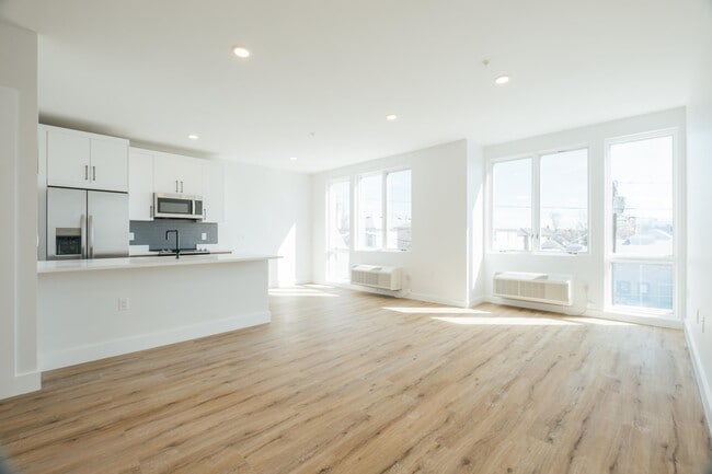 Building Photo - 67 Dr Martin Luther King Jr Blvd Unit 204