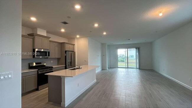 Photo - 19600 Whispering Crk Rd