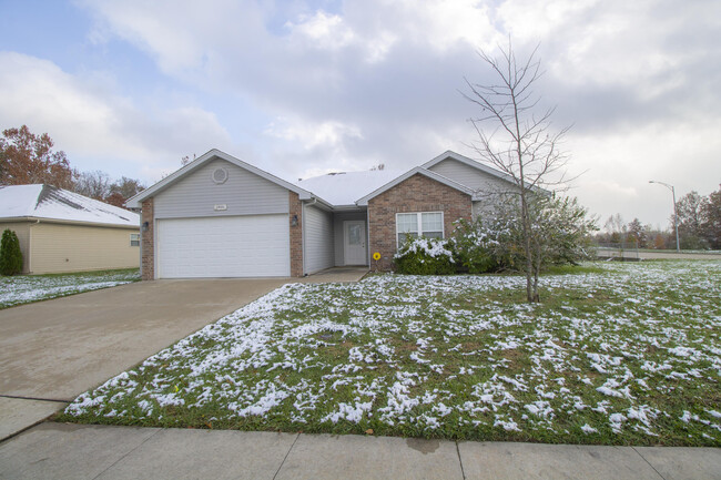 Building Photo - 1400 Bodie Dr Rental