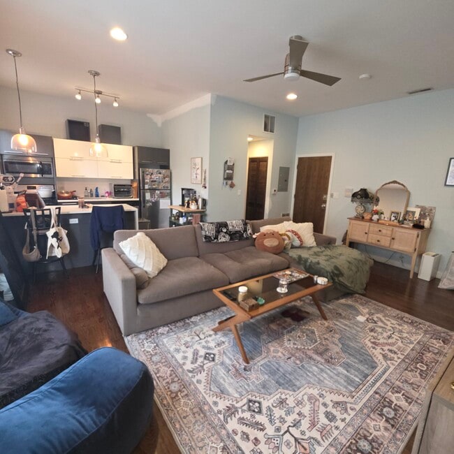 open living/kitchen area - 2456 N California Ave Unit 2R