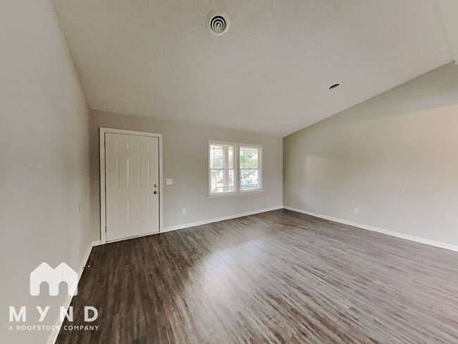 Photo - 2814 Bay Leaf Dr SE