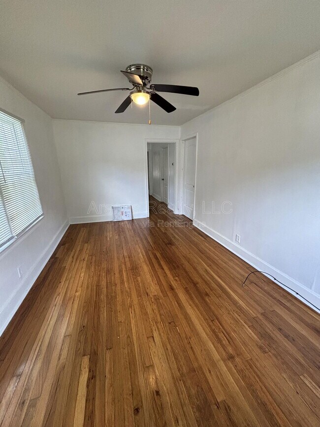 Photo - 802 N Park St Unit B 1