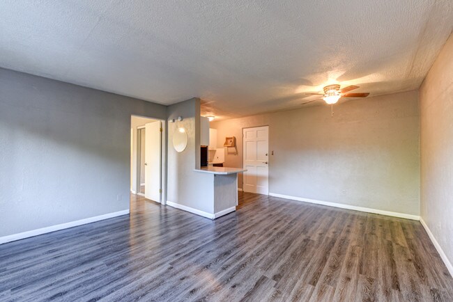 Photo - Lynwood Apartments