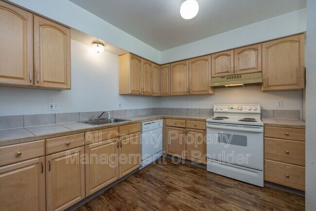 Photo - 2330 Wedgewood Ave Unidad 3A