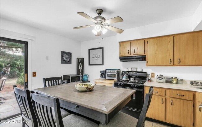 Photo - 1128 Sawmill Rd