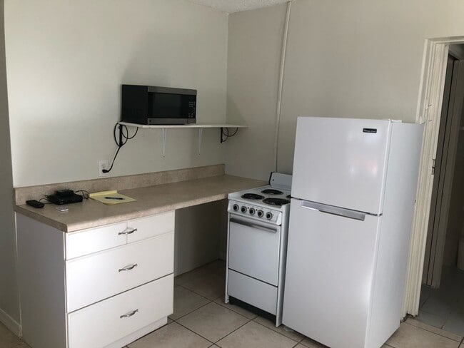 Photo - 2037 Linden Rd