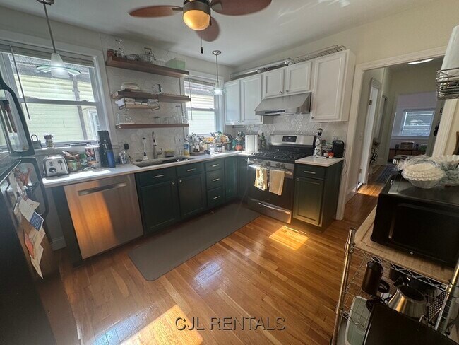 Photo - 145 Albion St Unit 2