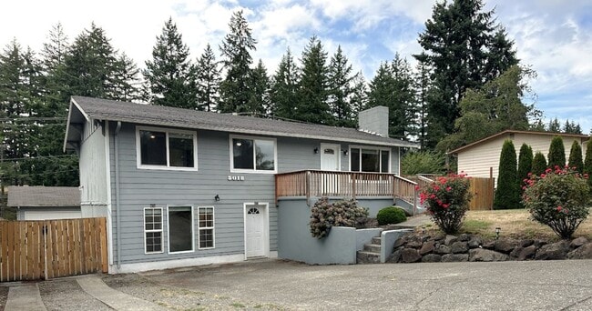 Building Photo - University Place 5 bedroom! Pet Friendly! Rental