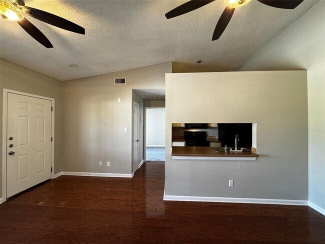 Photo - 1705 Crossing Pl Unit 139C