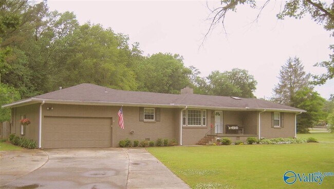 Photo - 4000 Garth Rd SE