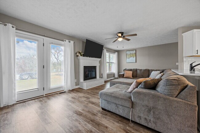 Photo - 38 Hallmark Dr