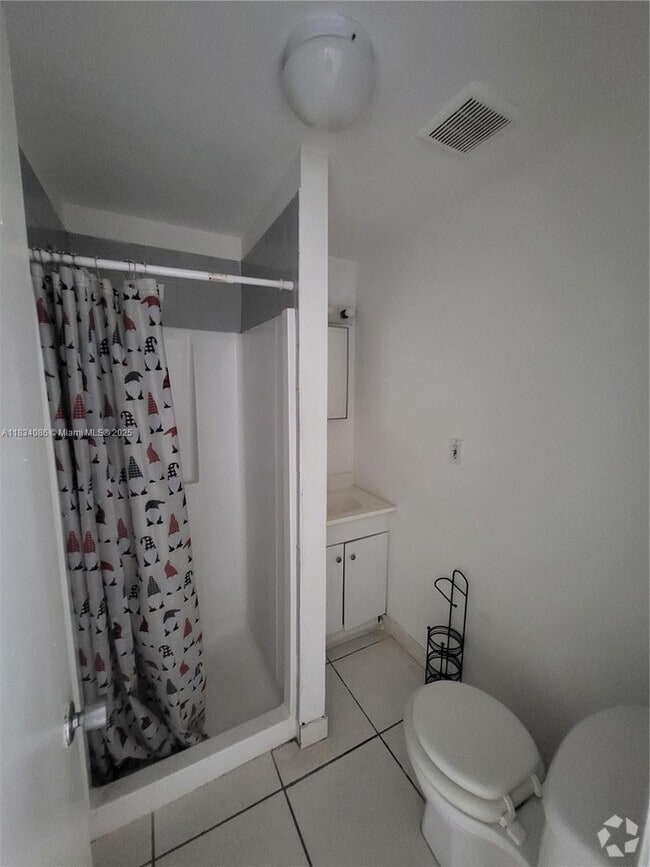 Building Photo - 605 Euclid Ave Unit 106 Rental