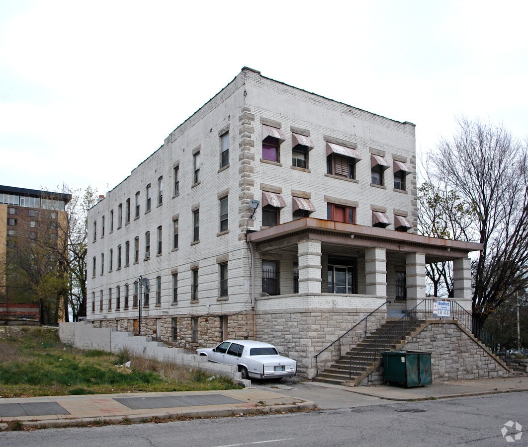 Bradford Apartments - Bradford Apartments