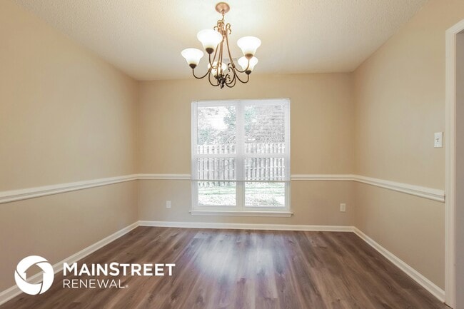 Photo - 9132 Chesham Dr