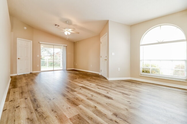 Photo - 7918 Barclay Rd